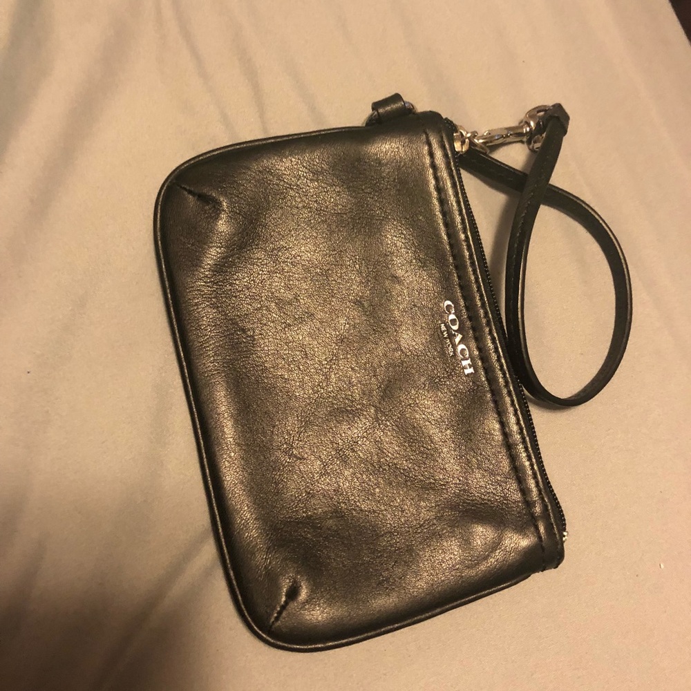 Black wristlet